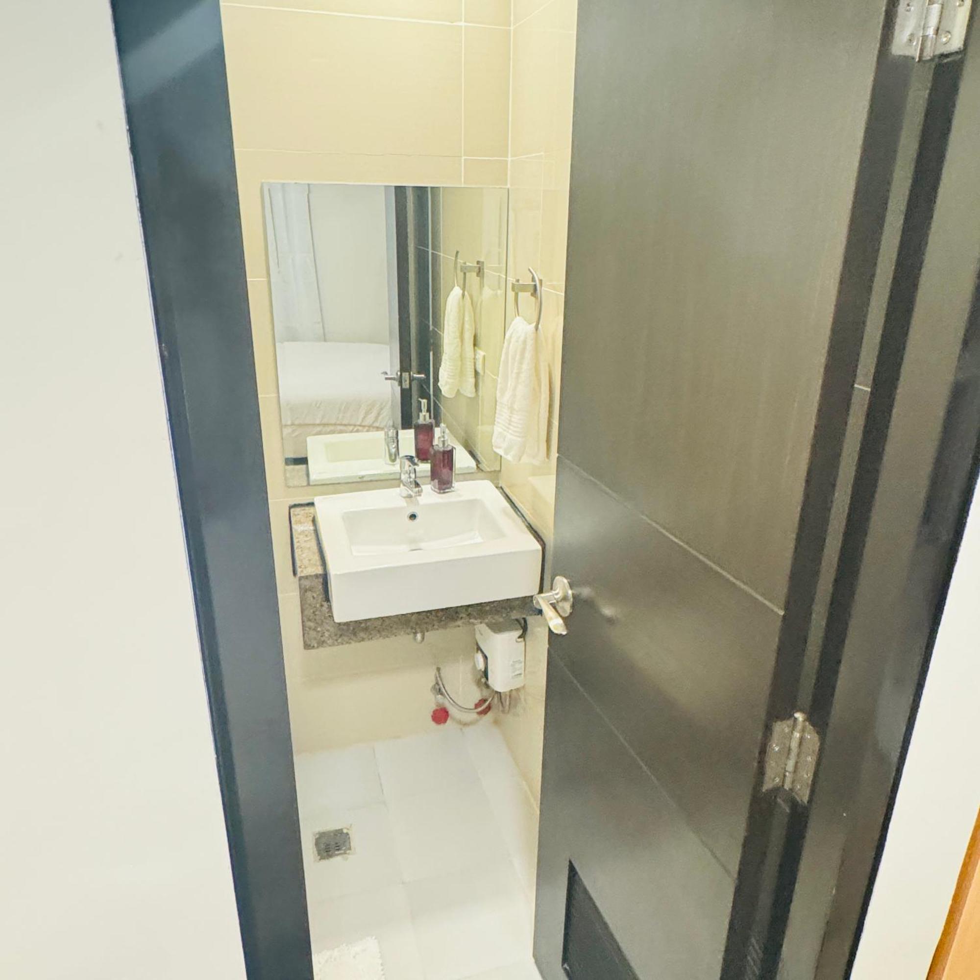 Mactan Newtown Condo With Free Airport Pickup Lapu-Lapu City Exterior foto